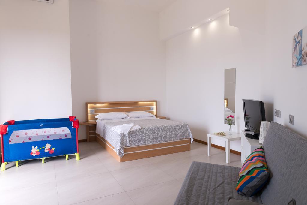 Lalena'S Garden Hotel Portopalo Di Capo Passero Ngoại thất bức ảnh