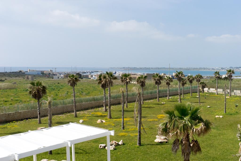 Lalena'S Garden Hotel Portopalo Di Capo Passero Ngoại thất bức ảnh
